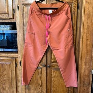 Figs Terracotta Scrub Set. L Top and XL bottom